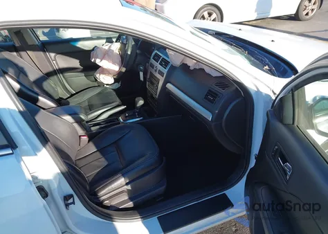 2007 Mercury Milan V6 Premier z USA, uszkodzony, nr VIN 3MEHM08137R604221